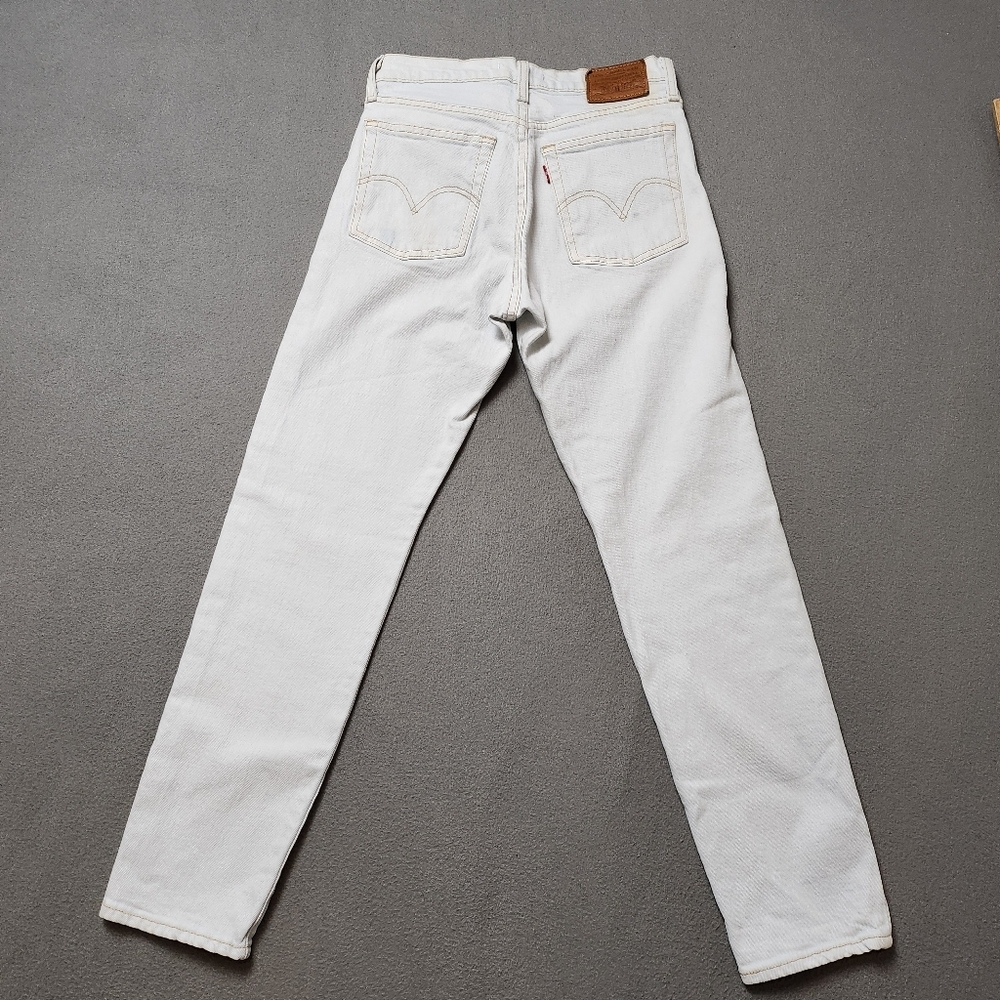 Levi’s wedgie light wash jeans Sz 25